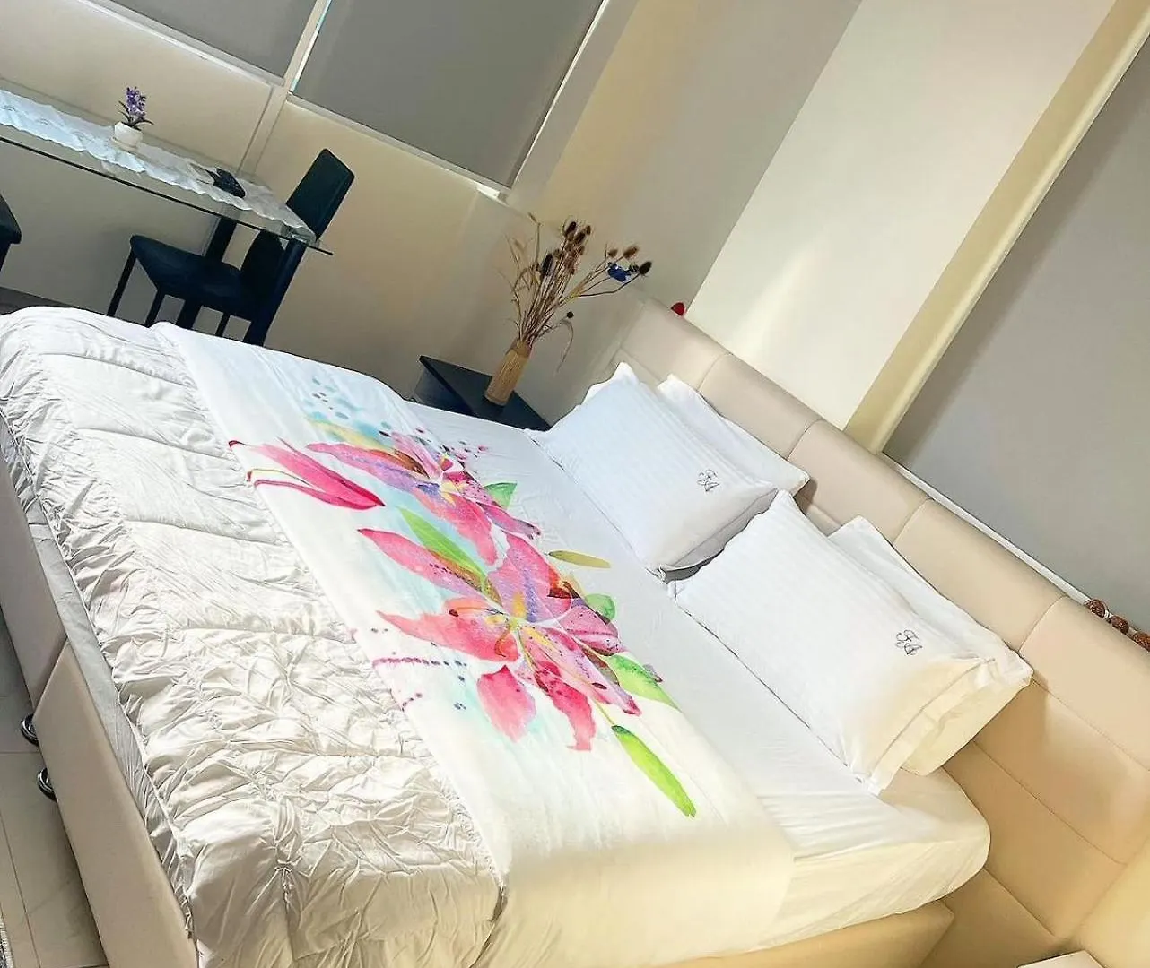 Fa_Holidays Vlorë